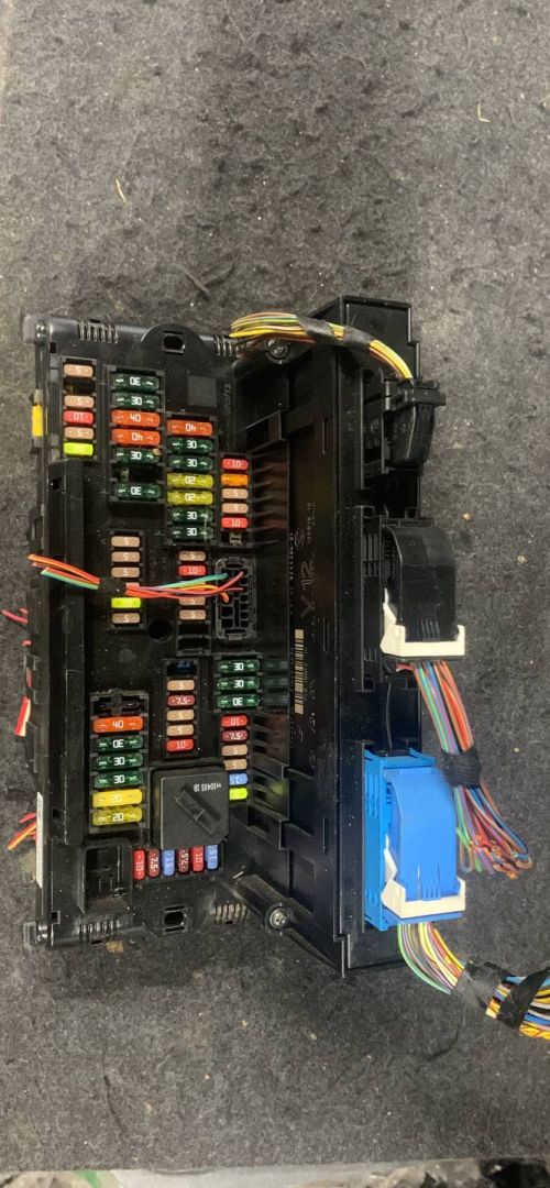 блок предохранителей BMW 2010, 3.5 л., бензин, 9234421 - фото №1