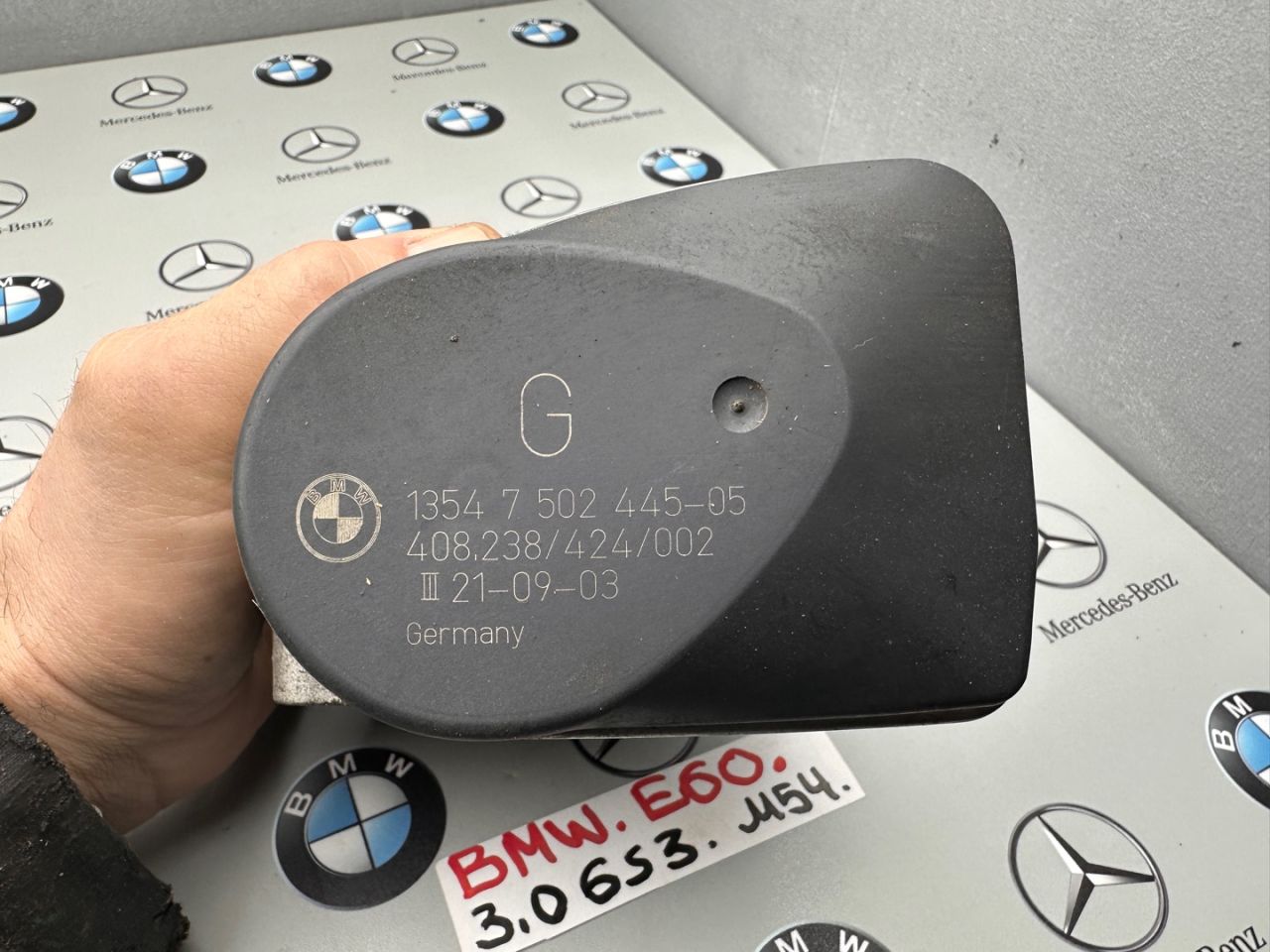 заслонка дроссельная BMW 5 серия E60/E61 2005, 3.0 л., бензин, 7502445 - фото №1