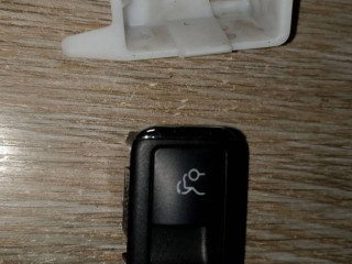 кнопка открытия багажника Mercedes-Benz E-Класс W212/S212/C207/A207 2010, 2.2 л., дизель, АКПП, седан, задний привод, правый руль, A2128204410