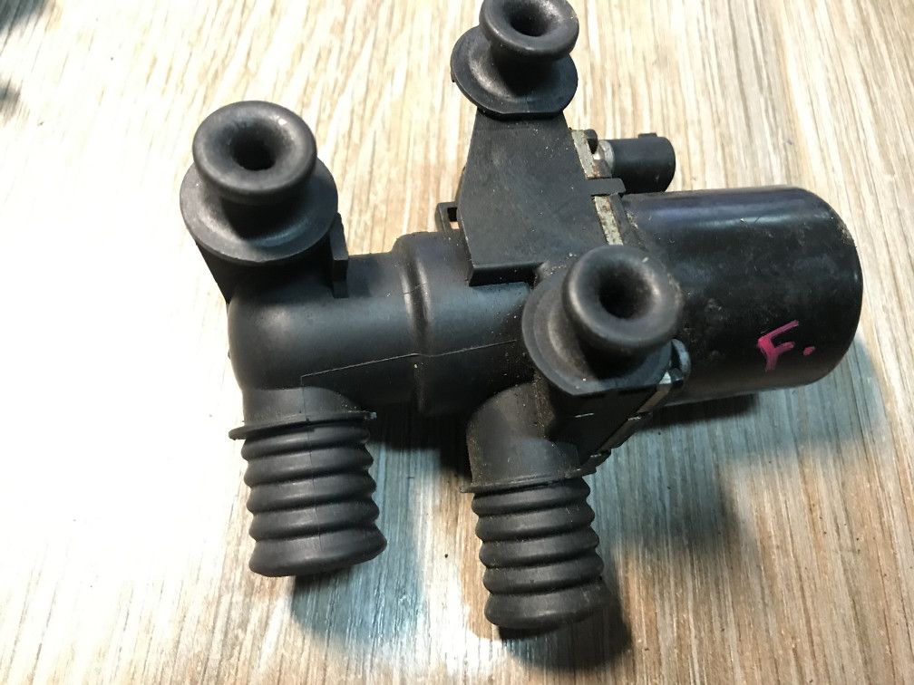 кран отопителя (печки) BMW 5 серия E60/E61 2006, 2.5 л., N52 B25 A, бензин, АКПП, седан, 64116920226 - фото №1