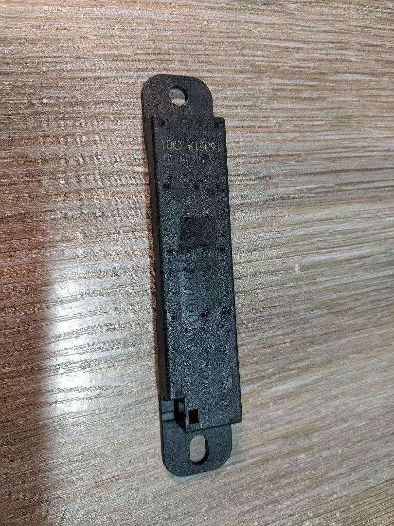 антенна иммобилайзера Mercedes-Benz E-Класс W213/S213/C238/A238 2016, 2.0 л., OM 654.920, дизель, АКПП, белый, седан, правый руль, 2139051100, A2139051100, 33505101 - фото №1