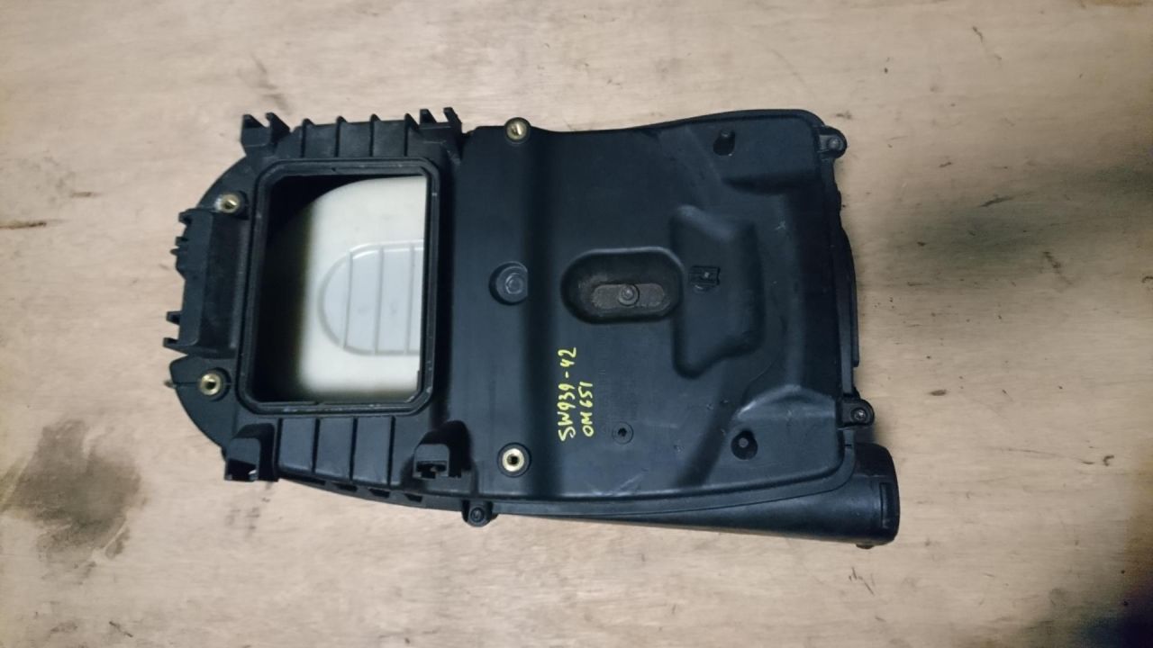 корпус воздушного фильтра Mercedes-Benz E-Класс W212/S212/C207/A207 2010, 2.1 л., OM 651.925, дизель, АКПП, седан, A6510901101 - фото №1