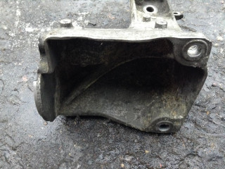 кронштейн двигателя BMW X5 E70 2008, 4.8 л., N62 B48 B, бензин, АКПП, черный, внедорожник 5 дв., 6777908