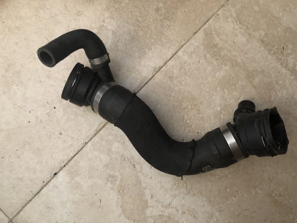 патрубок радиатора BMW X6 E71/E72 2011, 3.0 л., N57 D30 A, дизель, АКПП, внедорожник 5 дв. - фото №1