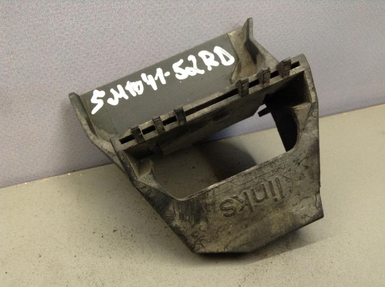 кронштейн радиатора BMW 5 серия E39 1999, 2.0 л., бензин, АКПП, седан, 1737706 - фото №1