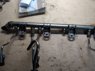 топливная рампа BMW 7 серия F01/F02 2011, 3.0 л., бензин, седан, 7537319