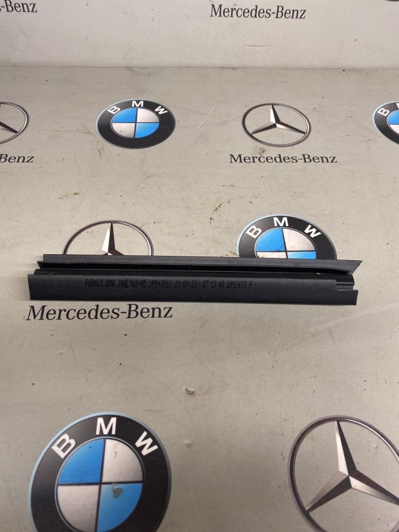 молдинг стекла BMW 2023, 3.0 л., B58 B30 A, бензин, 475, 7482168 - фото №1