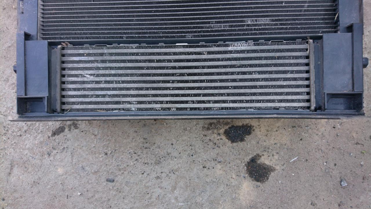 интеркулер BMW 2013, 2.0 л., N47 D20 C, дизель, АКПП, хетчбэк 5 дв., правый руль, 7600530 - фото №1