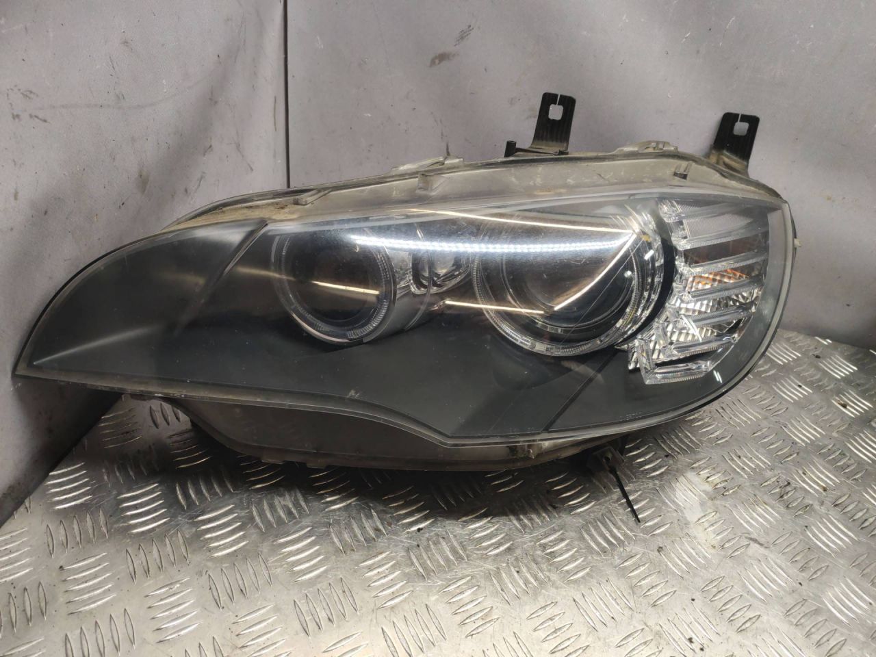 фара левая BMW X5 M E70 2010, 4.4 л., S63 B44 A, бензин, правый руль, 7179935 - фото №1