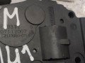 моторчик заслонки печки BMW 3 серия E90/E91/E92/E93 2007, 3.0 л., N53 B30 A, бензин, МКПП, мокрый асфальт, седан - фото №3