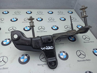 кронштейн насоса пневмоподвески Mercedes-Benz S-Класс W220 (1998 - 2002)