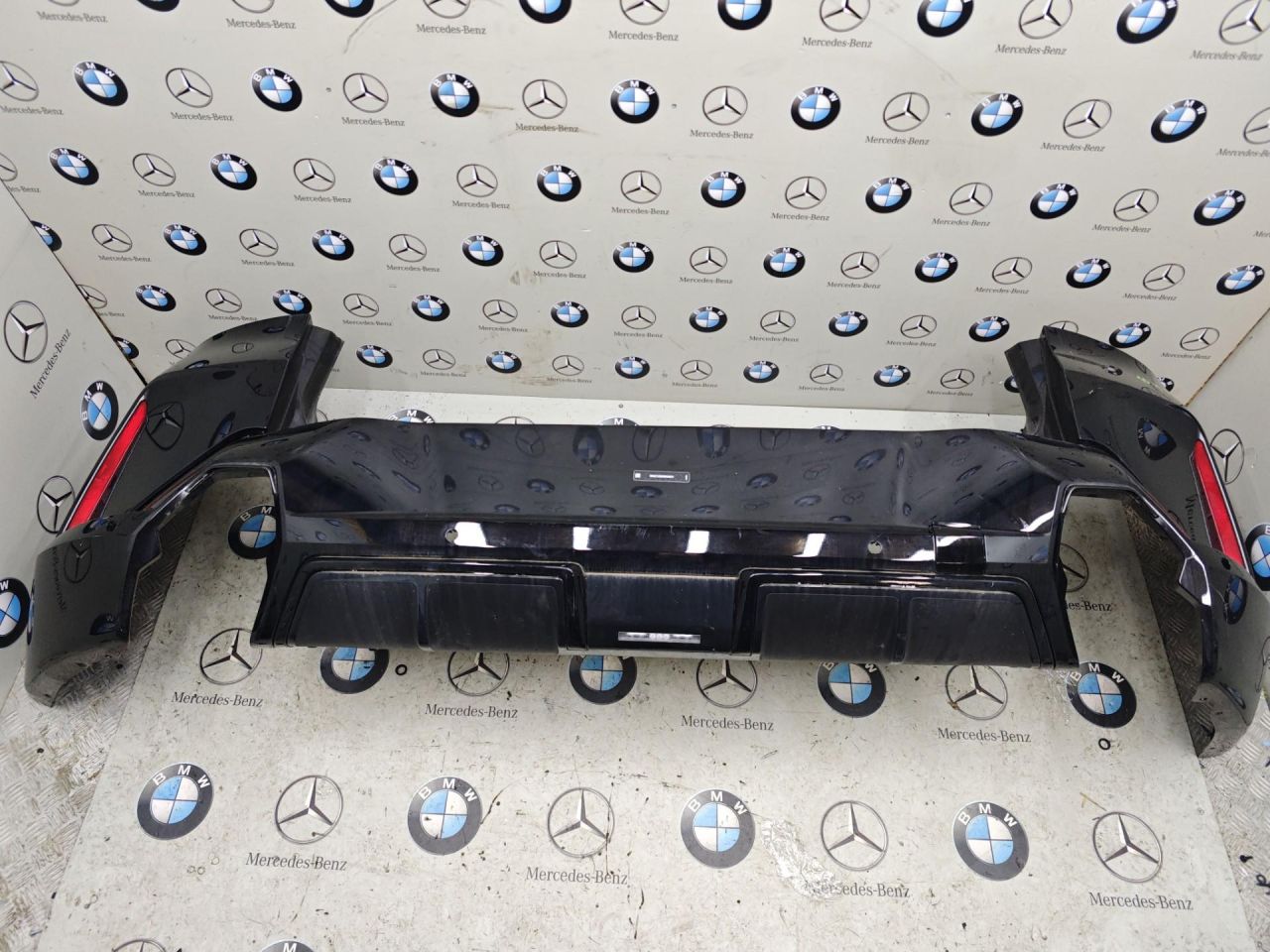 бампер задний BMW XM G09 2024, 4.4 л., бензин, 475, полный привод - фото №1