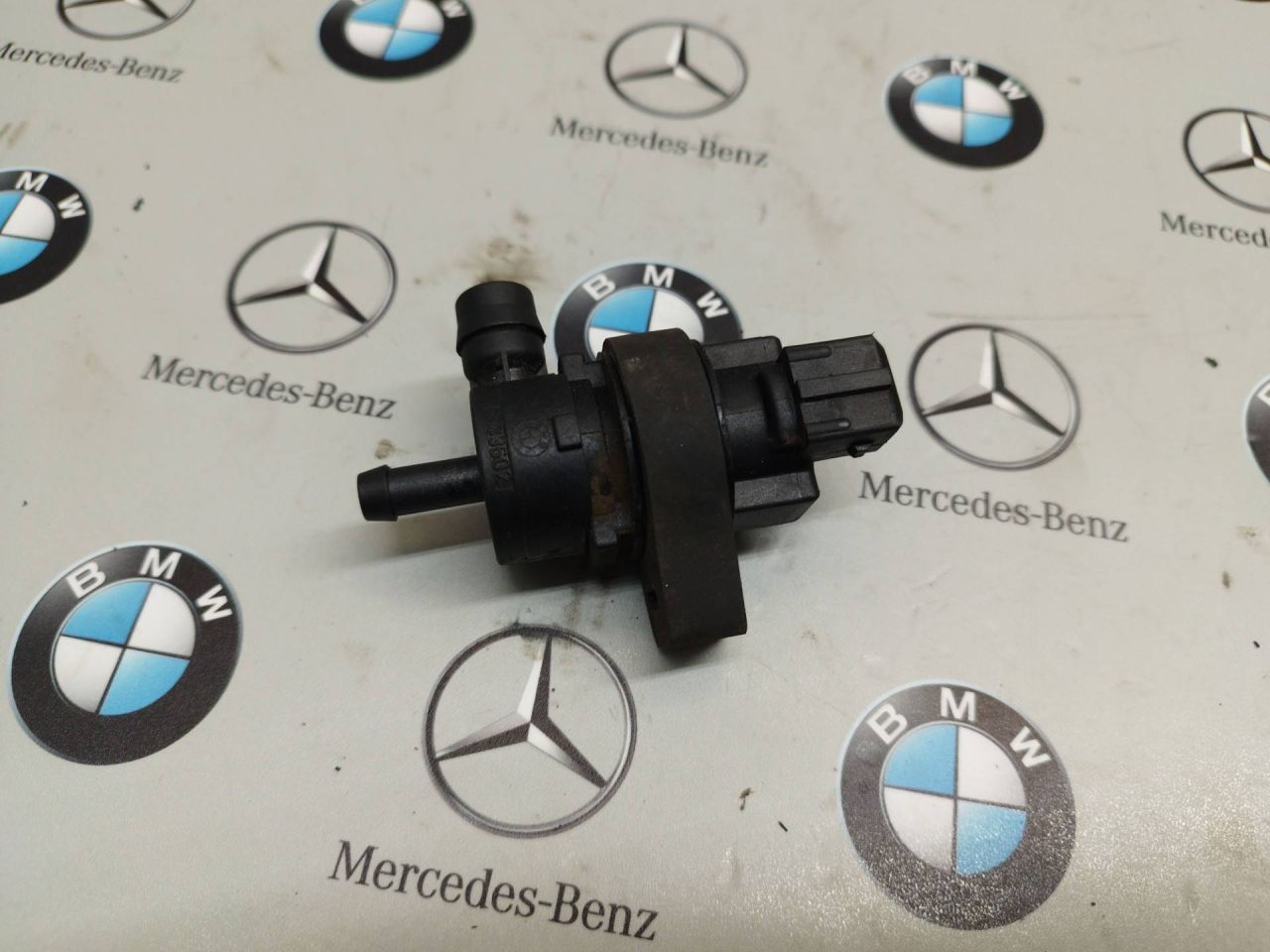 клапан вентиляции топливного бака BMW X5 E53 2002, 3.0 л., бензин, 1433602 - фото №1