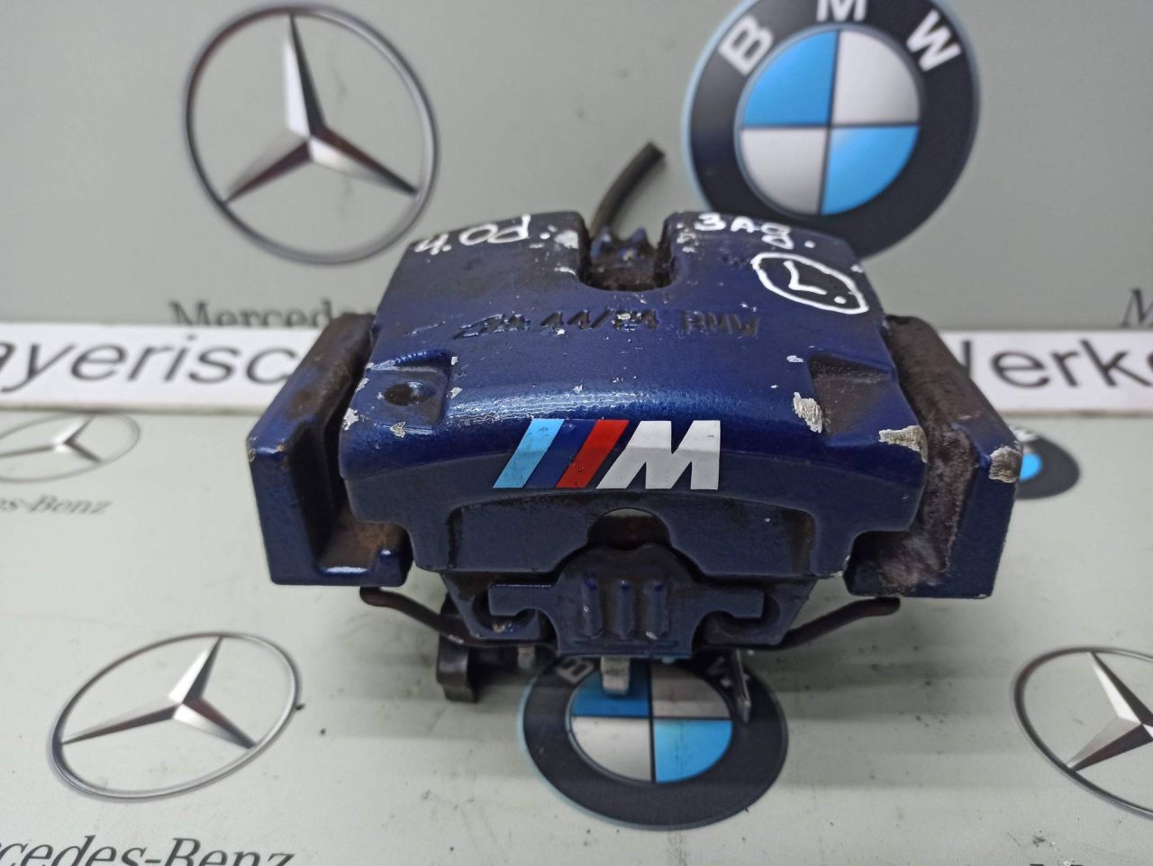 суппорт задний левый BMW X6 F16 2016, 3.0 л., бензин, правый руль - фото №1