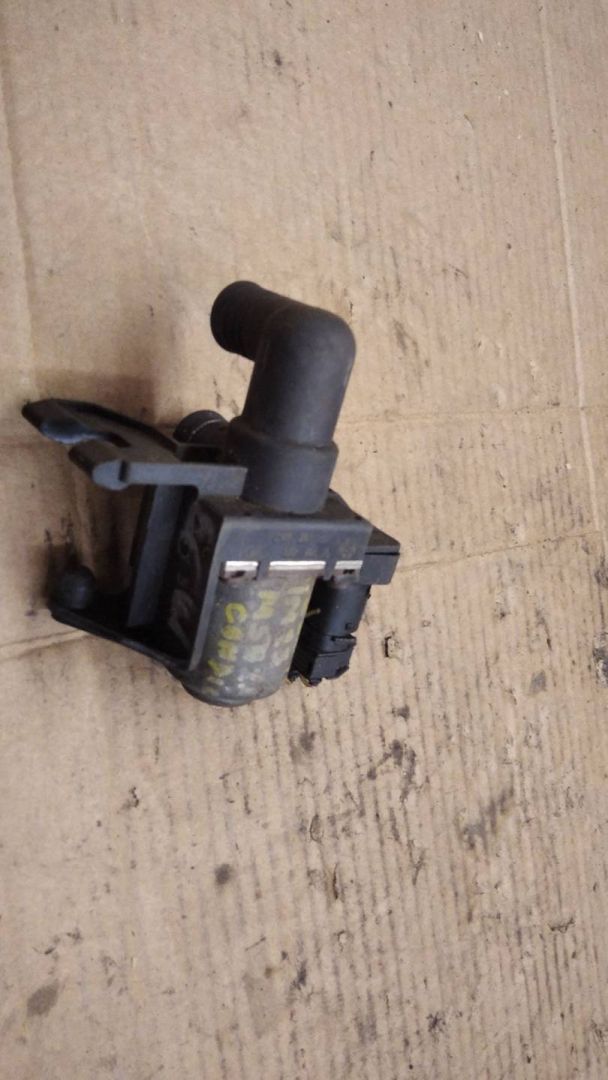 кран отопителя (печки) BMW 3 серия E36 1996, 2.0 л., бензин, АКПП, седан, 8391418 - фото №1