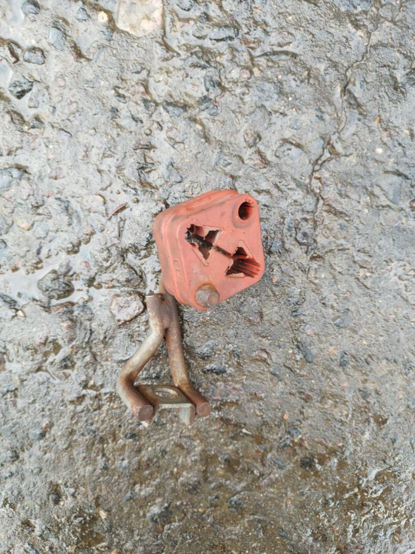 кронштейн глушителя BMW 2010, 3.5 л., бензин, 7585359 - фото №1