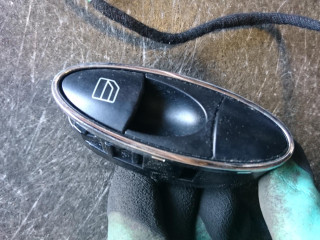 кнопка стеклоподъемника двери задней правой Mercedes-Benz CLS-Класс C219 2007, 3.0 л., OM 642.920, дизель, АКПП, купе, A2118219958