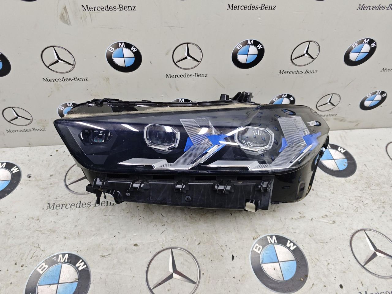 фара левая BMW 2023, 3.0 л., бензин, c36, 5A8E111 - фото №1