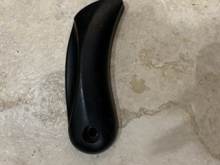 захватный крюк капота BMW 5 серия E60/E61 2004, 2.5 л., бензин, МКПП, синий, универсал, 51437008933