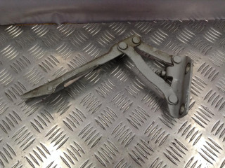 петля капота левая BMW 5 серия E60/E61 2005, 3.0 л., дизель, АКПП, универсал, 7008727