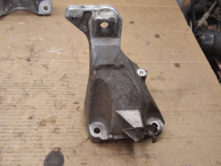 кронштейн двигателя BMW 2009, 2.0 л., дизель, МКПП, хетчбэк 5 дв., 6781916