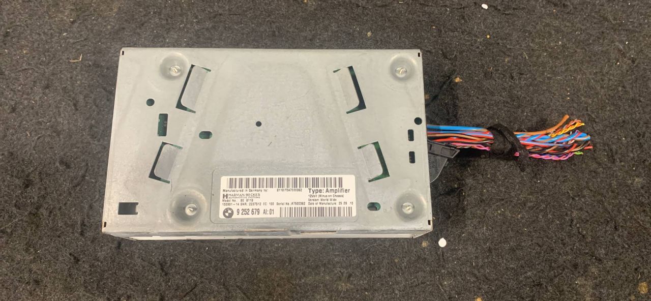 усилитель музыкальный BMW 2010, 3.5 л., бензин, 9252679, 9252679AL01 - фото №1