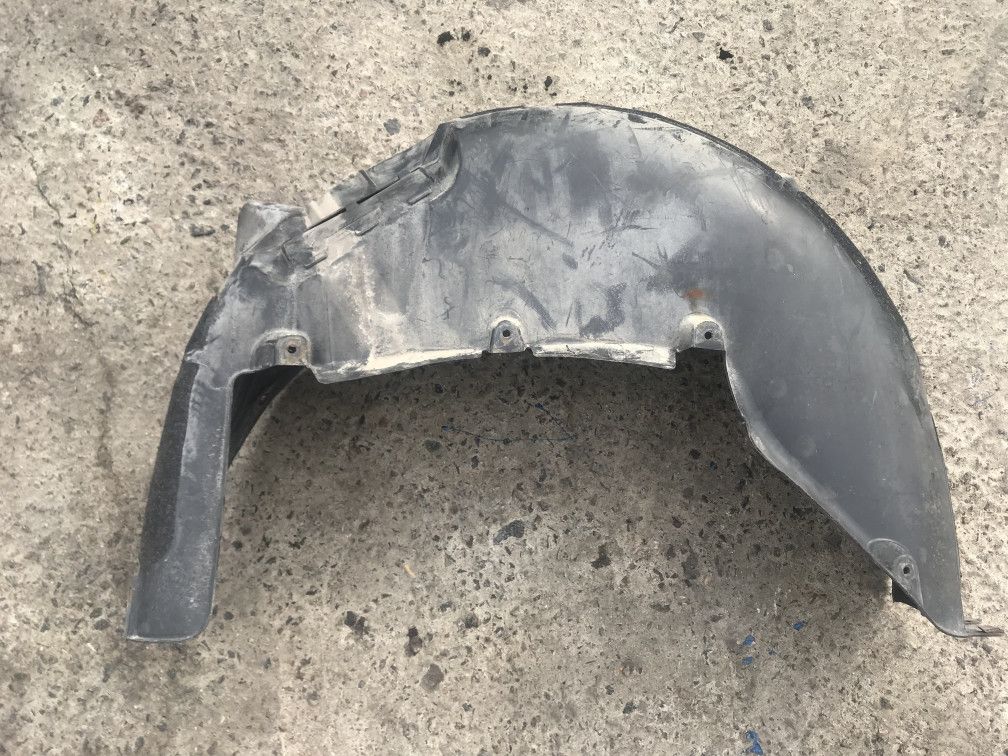 защита арок задняя правая (подкрылок) BMW 5 серия E60/E61 2006, 2.5 л., N52 B25 A, бензин, АКПП, универсал, 7061245 - фото №1