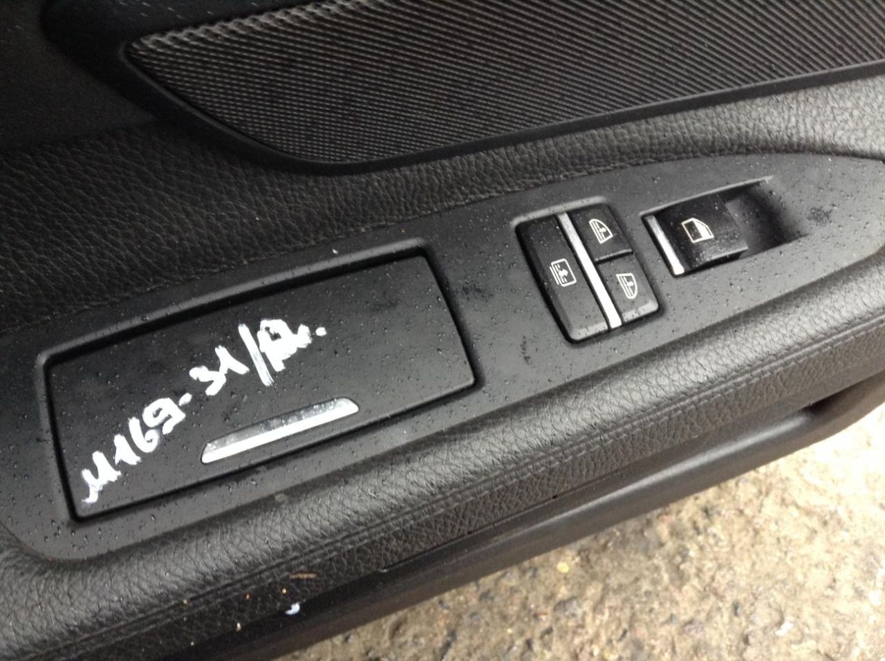 кнопка стеклоподъемника двери задней левой BMW 7 серия F01/F02 2009, 3.0 л., N54 B30 A, бензин, АКПП, седан - фото №1