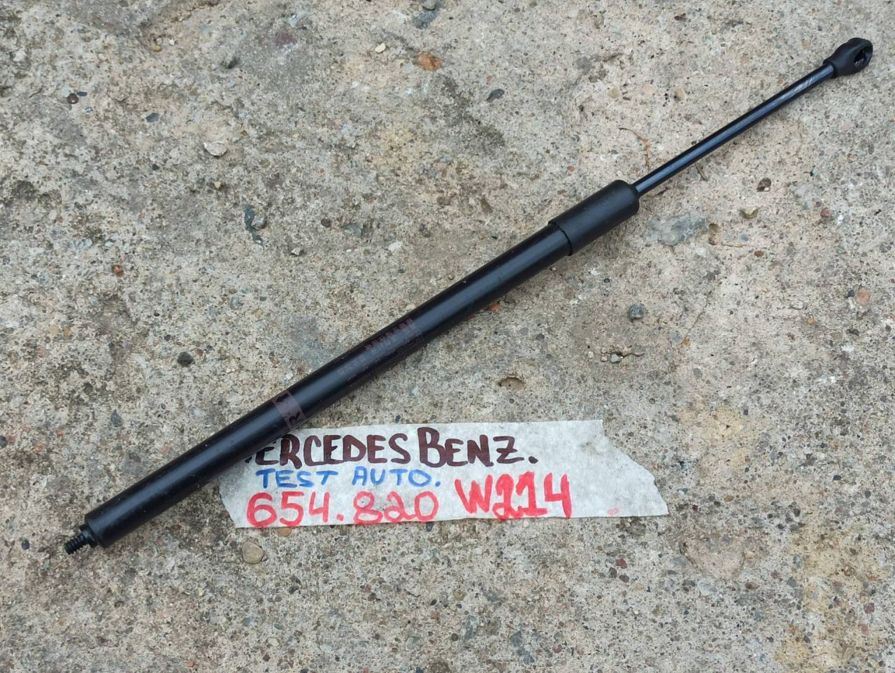 амортизатор капота Mercedes-Benz E-Класс W214 2025, 2.0 л., дизель, A2069800200 - фото №1