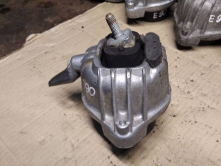 подушка крепления двигателя BMW 3 серия E90/E91/E92/E93 2007, 2.0 л., дизель, 1398111