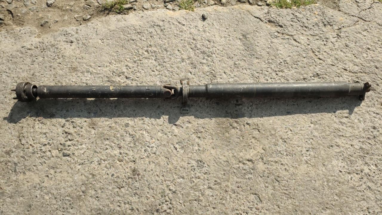 карданный вал BMW 7 серия E38 1995, 3.0 л., бензин - фото №1