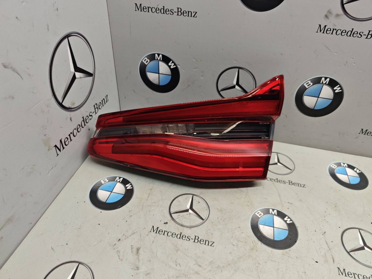 фонарь крышки багажника правый BMW 6 GT G32 2019, 3.0 л., B58B30, бензин, 9481826 - фото №1