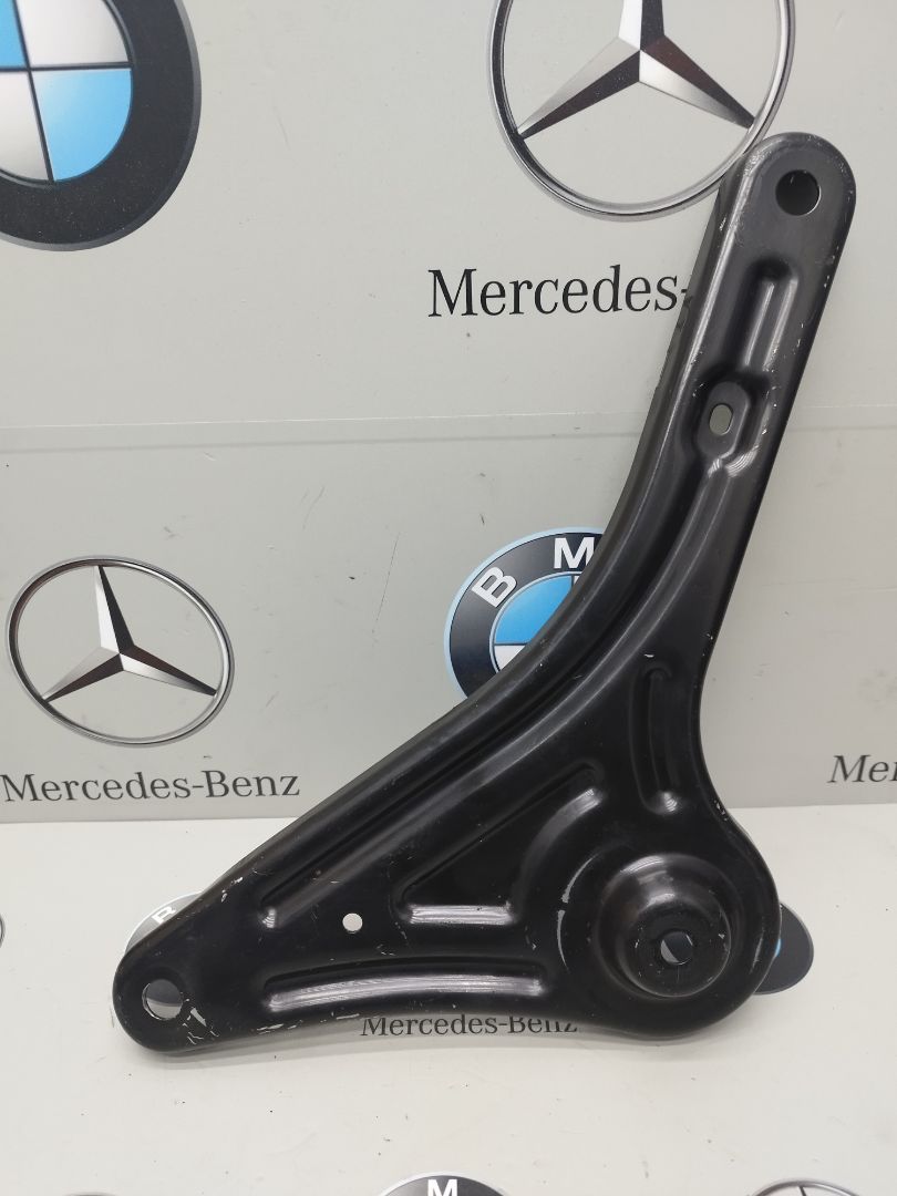 кронштейн реактивной тяги BMW X3 F25 2012, 3.0 л., N52 B30 A, бензин, 6790567 - фото №1