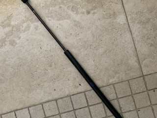 амортизатор крышки багажника (3-5 двери) Land Rover Range Rover 3 поколение [2-й рестайлинг] 2012, 4.4 л., 448DT, дизель, АКПП, внедорожник 5 дв., SH32-402A68-AB