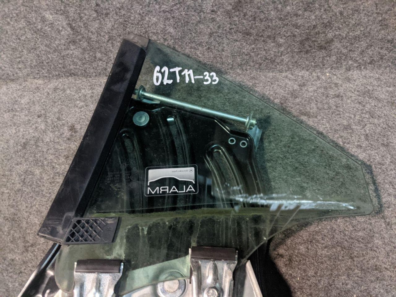 стекло кузовное боковое левое Mercedes-Benz SLK-Класс R171 2006, 3.5 л., M 272.963, бензин, АКПП, серебристый, кабриолет - фото №1