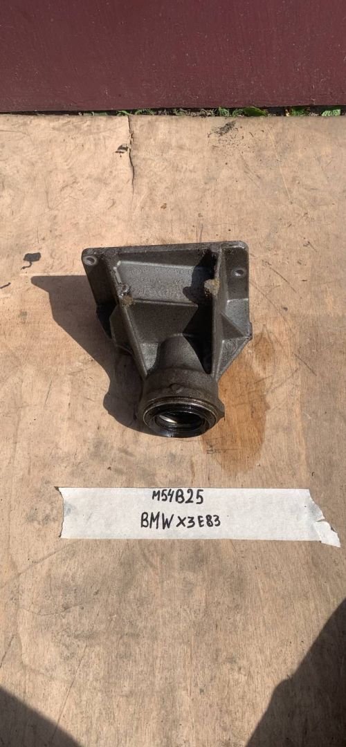 кронштейн полуоси BMW X3 E83 2005, 2.5 л., бензин, 7516065 - фото №1