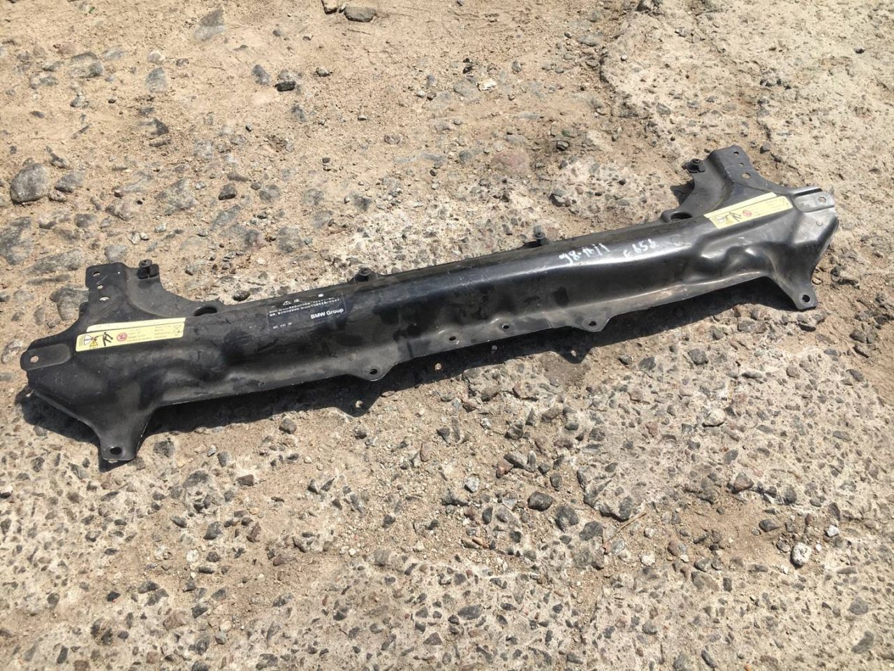 верхняя планка телевизора BMW 7 серия E65/E66/E67 2002, 4.4 л., бензин, АКПП, седан - фото №1