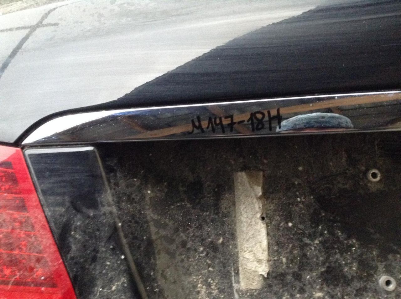 накладка двери (крышки) багажника Mercedes-Benz E-Класс W212/S212/C207/A207 2011, 1.8 л., M 271.860, бензин, АКПП, черный, кабриолет - фото №1