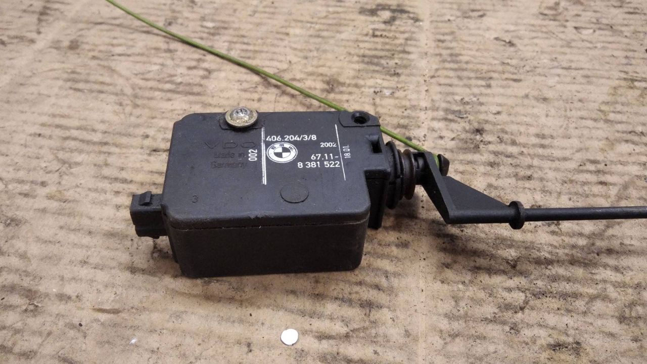 замок багажника BMW 7 серия E38 1998, 8236897, 8384069 - фото №1