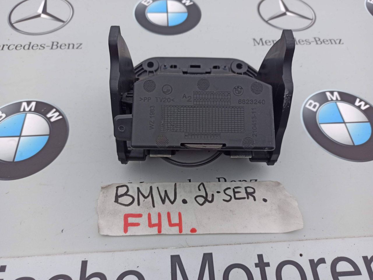 бардачок BMW 2 серия F44 2020, 2.0 л., бензин, хетчбэк 5 дв., полный привод, 6823240 - фото №1