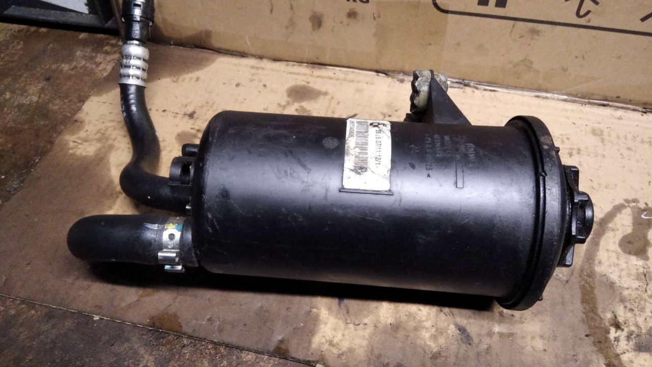 бачок гидроусилителя BMW 7 серия E65/E66/E67 2003, 4.4 л., АКПП, седан, 6763458 - фото №1