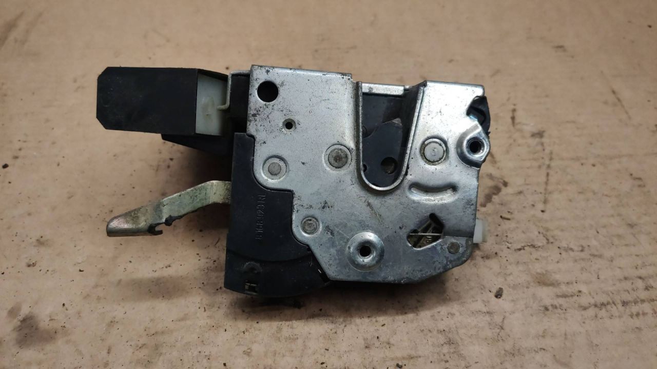 замок двери передней левой BMW 5 серия E34 1995, 8168923 - фото №1