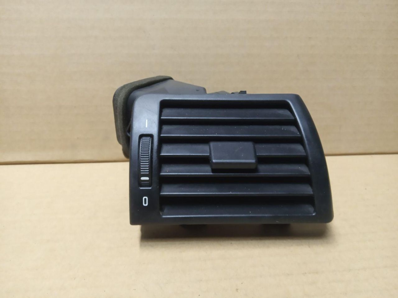 дефлектор обдува салона BMW 3 серия E46 2000, 1.9 л., бензин, АКПП, седан, 8361898 - фото №1