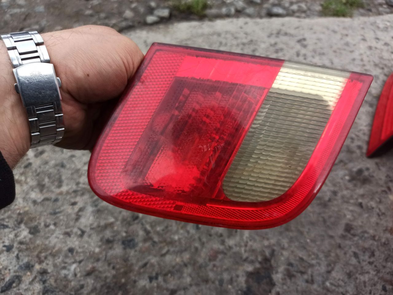 фонарь крышки багажника левый BMW 3 серия E46 1999 - фото №1