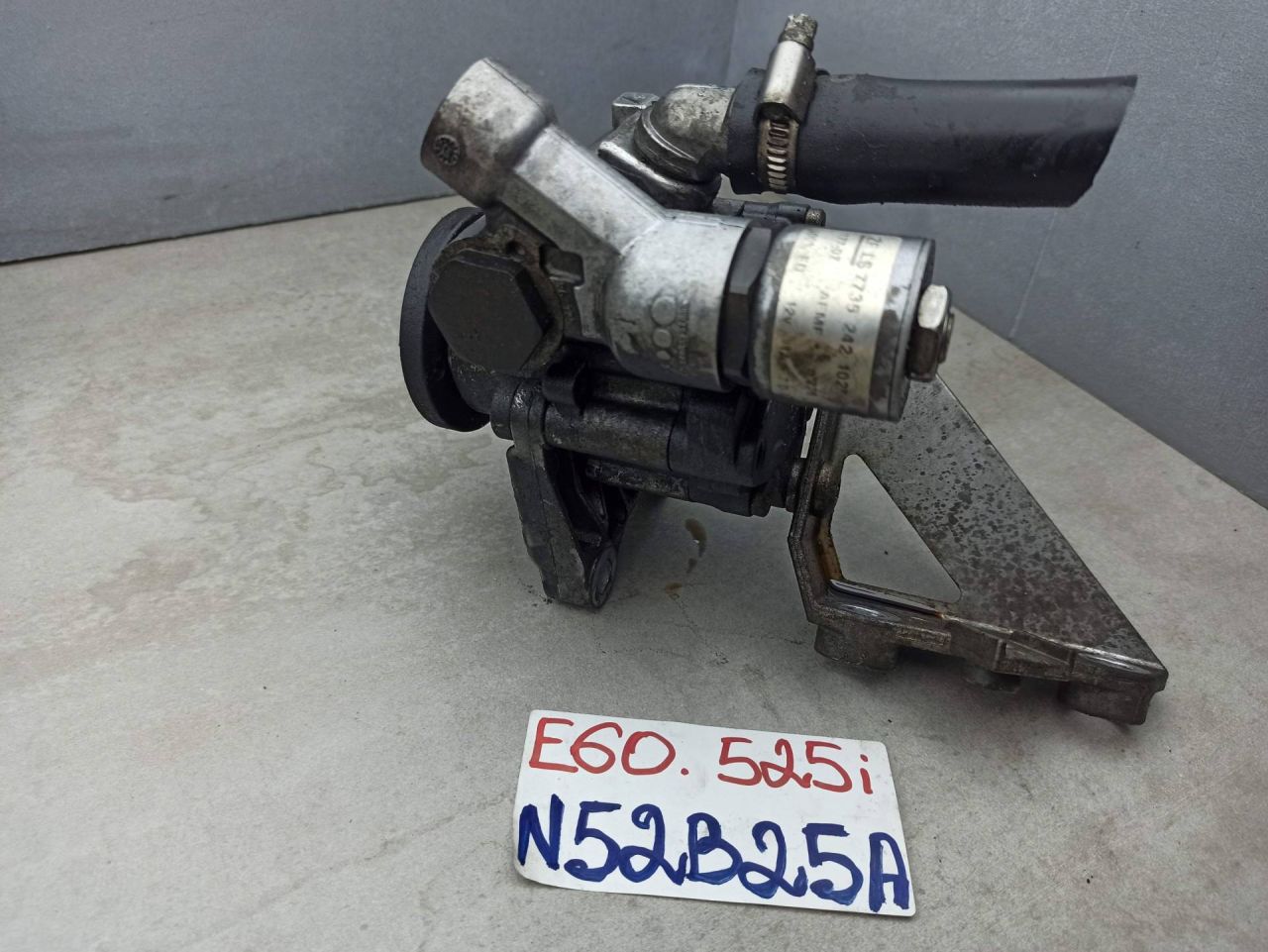 насос гидроусилителя руля BMW 5 серия E60/E61 2007, 2.5 л., N52 B25 A, бензин, 6769660 - фото №1