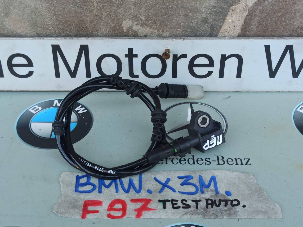 датчик удара BMW 2024, 3.0 л., бензин, 6861319 - фото №1