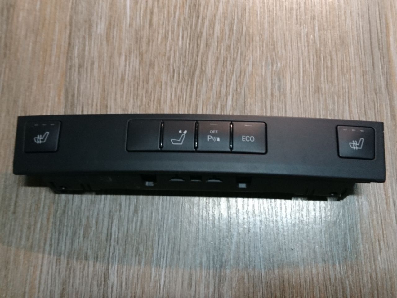 кнопка (выключатель) Mercedes-Benz E-Класс W212/S212/C207/A207 2012, 2.1 л., OM 651.924, дизель, АКПП, темно-серый, седан, A2128209710, 33913101 - фото №1