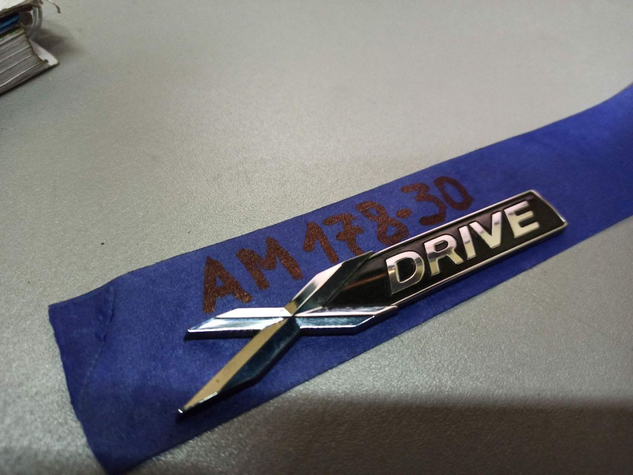 эмблема BMW X3 F25 2013, 2.0 л., N20 B20 A, бензин, АКПП, внедорожник 5 дв. - фото №1