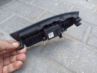 кнопка стеклоподъемника двери передней правой BMW 7 серия F01/F02 2011, 3.0 л., N54 B30 A, бензин, седан, 9163519