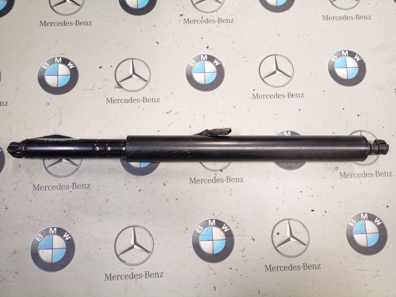 амортизатор крышки багажника (3-5 двери) BMW iX I20 2024, 7954153 - фото №1